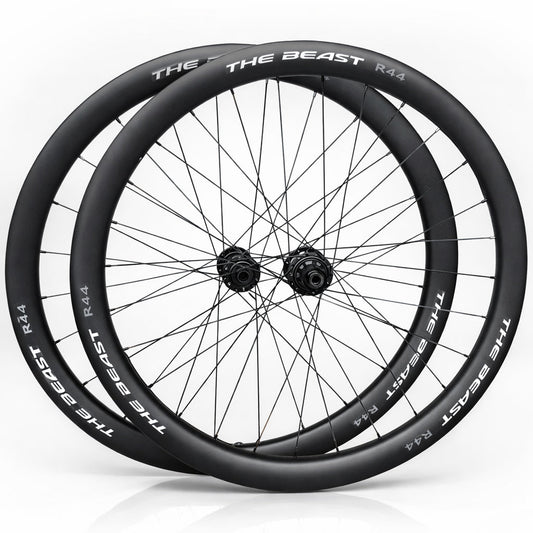 CARBON FIBRE 700c Road Wheel Set – Center Lock Disc – QR / Thru Axle – 22mm Rim – Tubeless Compatible – Performance Hubs – HG / XDR / Microspline – 8–12 Speed - 1455g