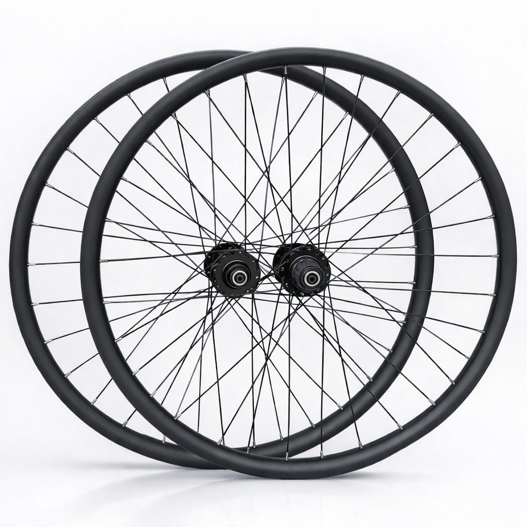 26” MTB Wheel Set – 6-Bolt Disc – QR / Thru Axle – 25mm Rim – Tubeless Compatible – Performance Hubs – HG / Microspline / XD – 8–12 Speed – 1965g